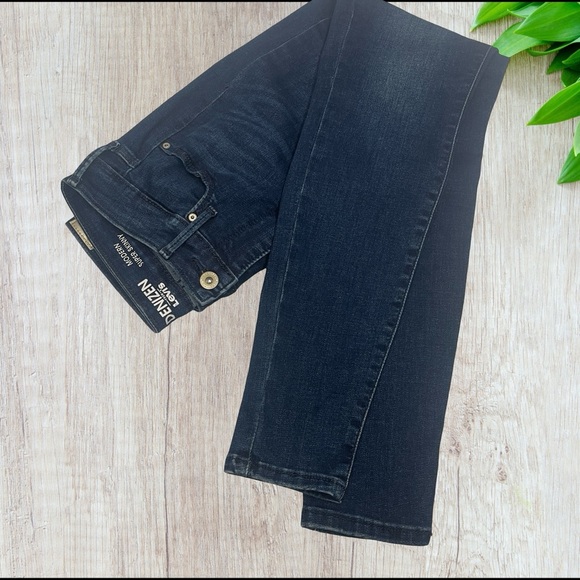 Denizen from Levi's Women's Super Skinny Jeans Size 2 NWOT - Picture 3 of 5